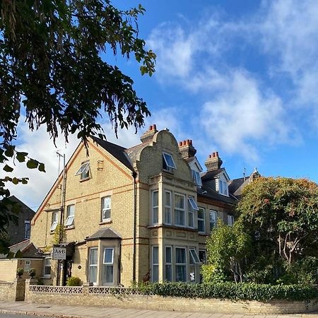 A & B Guest House Cambridge Ltd Exterior photo